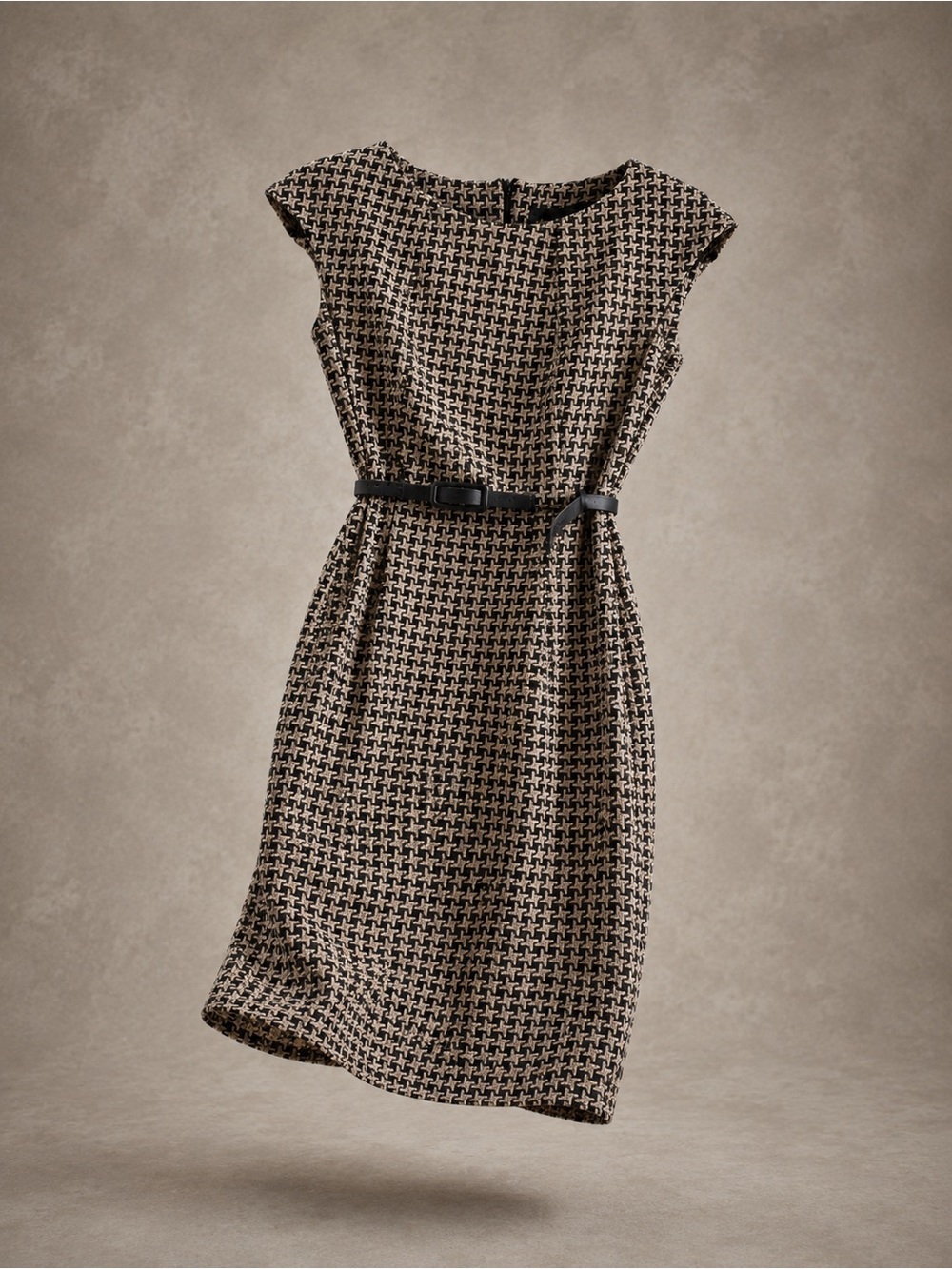 connected apparel Houndstooth Midi Dress in Black & Tan